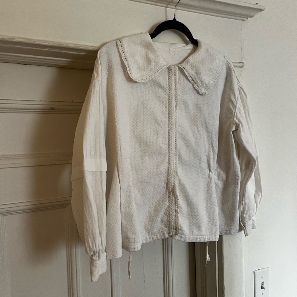 Peter pan collar blouse